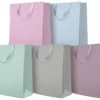 Lahjakassi premium L 26 x 13 x 33 cm värilajitelma