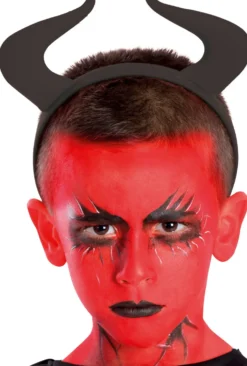 Panta Demonin sarvet, musta