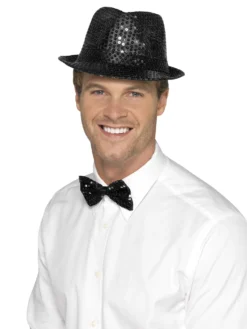 Popparin hattu, musta